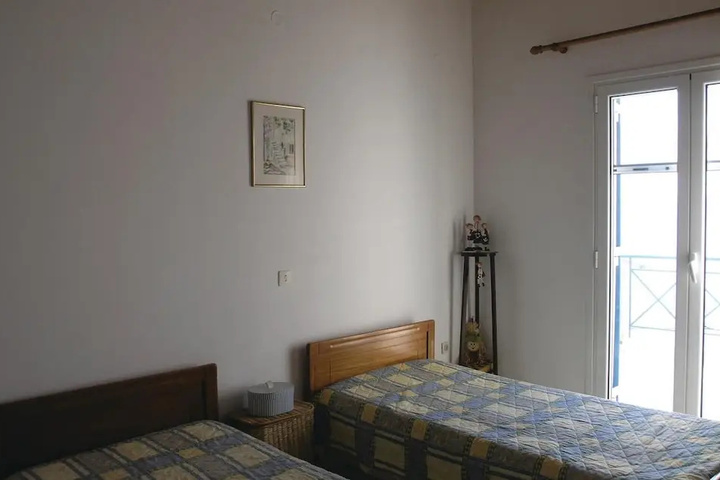 Room 3 of 10