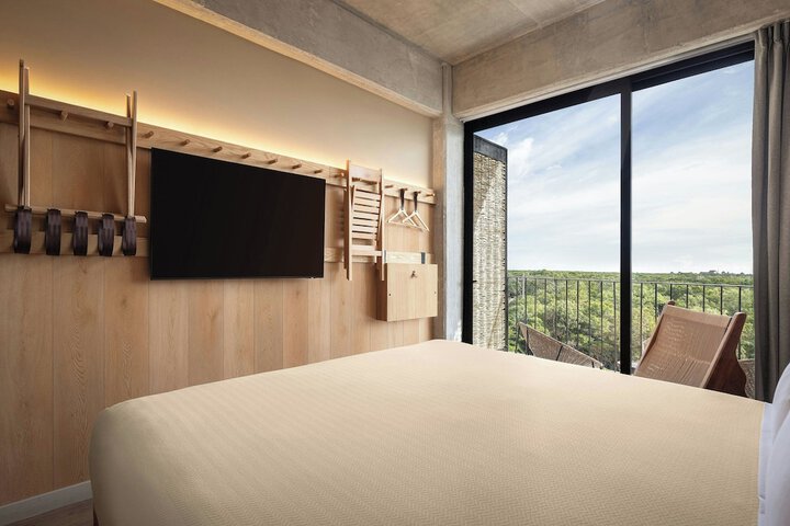 Room 30 of 110