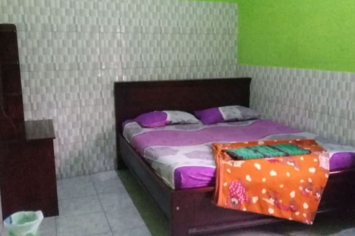 Room 6 of 10