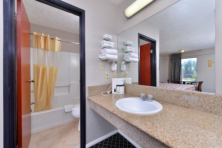 1 King Bed Accessible (2 of 8)