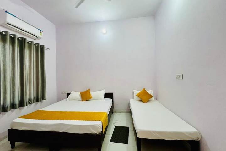 Kailash Inn in Shri Madhopur