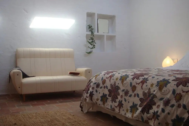 Room 3 of 25