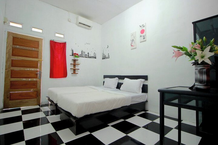 Room 13 of 22