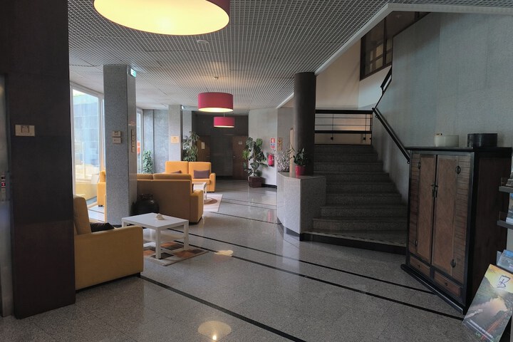 Guest Lobby