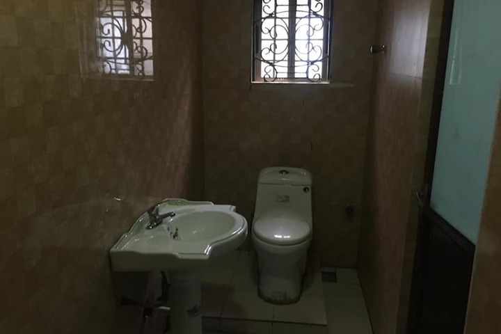Room 12 of 17
