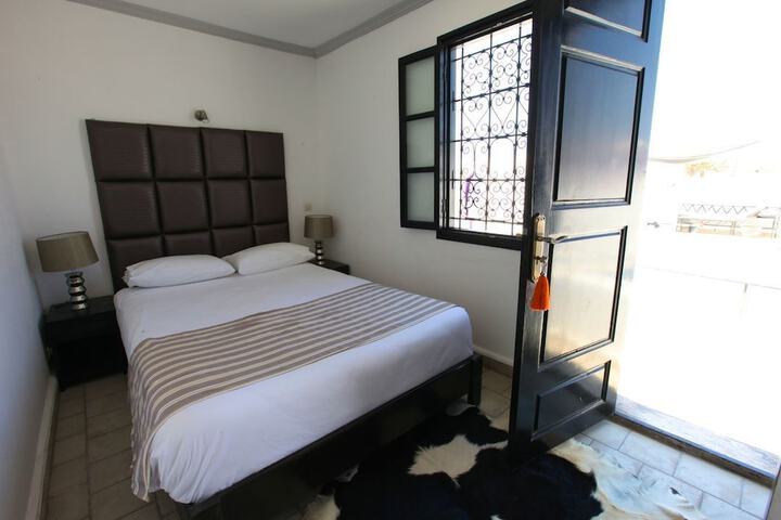Room 2 of 52