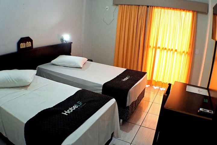 Room 12 of 35
