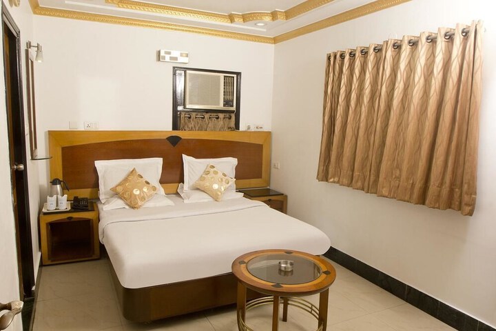 Room 10 of 35
