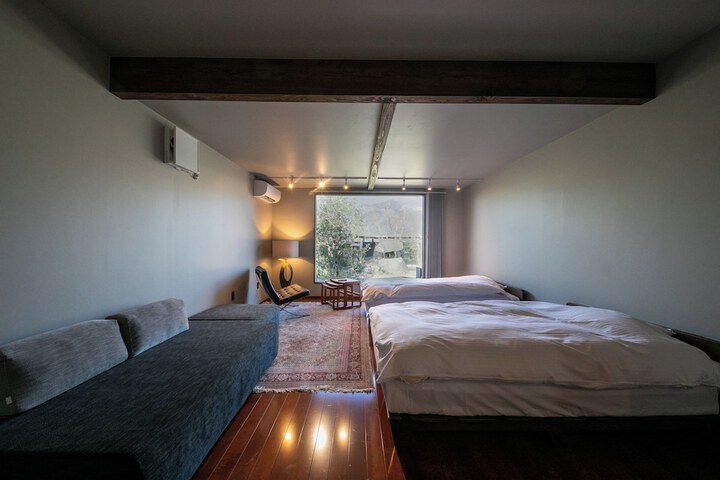 Room 5 of 29
