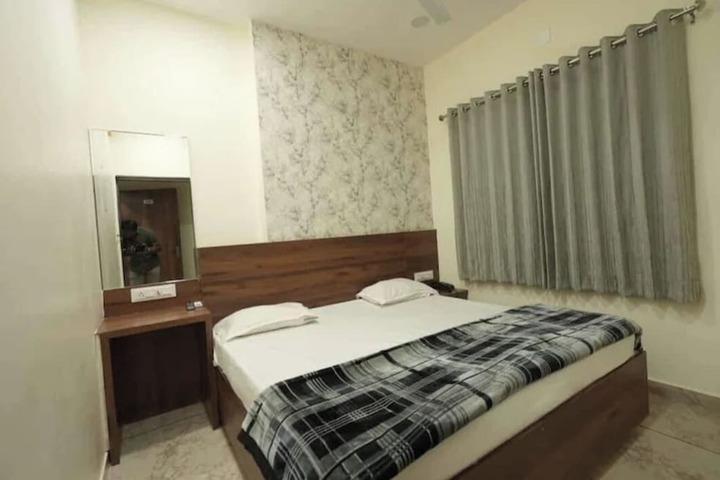 Room 3 of 15