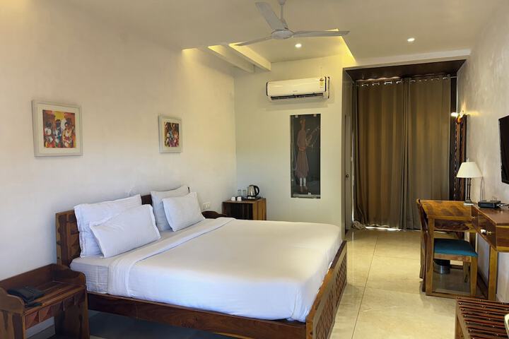 Room 13 of 49