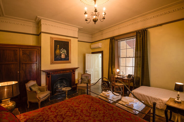 Room 9 of 50