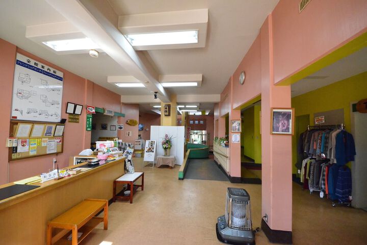 Entrance & Lobby