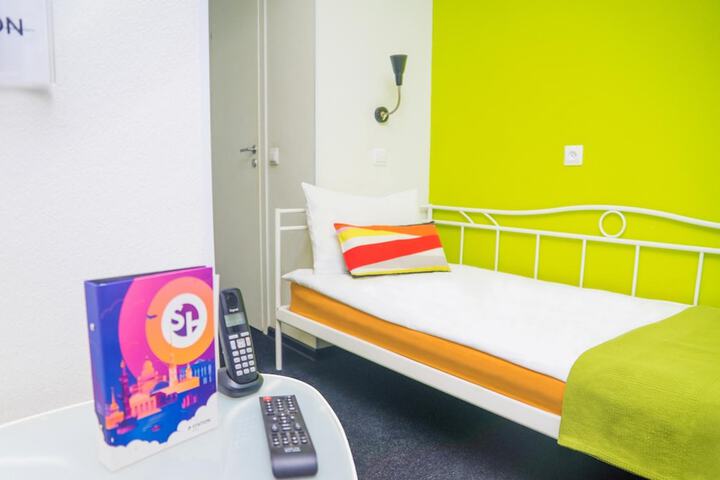 Room 28 of 44