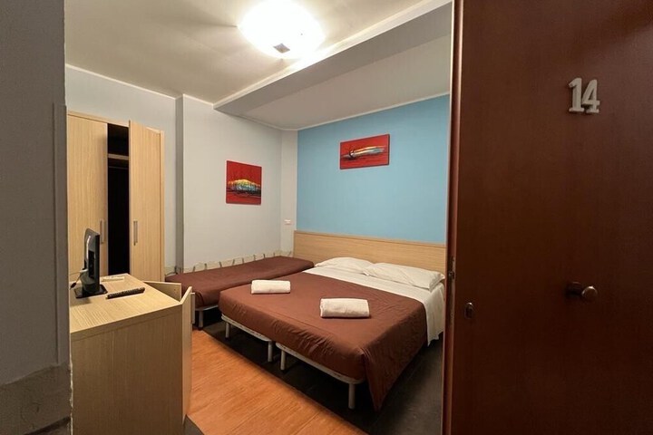 Room 12 of 24