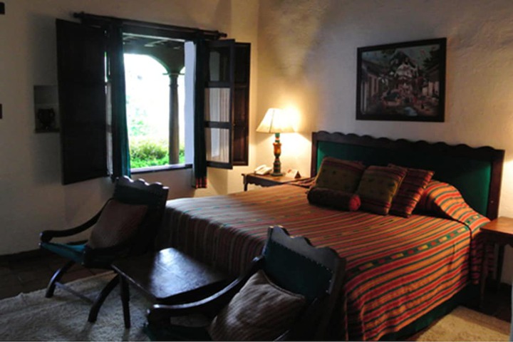 Room 9 of 42