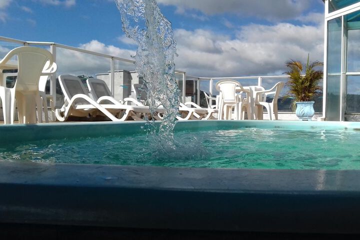 Pool 20 of 48
