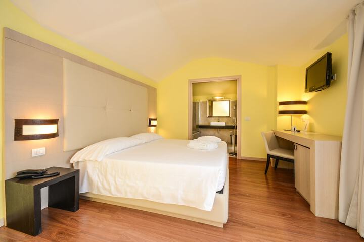 Room 14 of 56