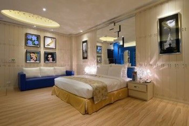 Room 38 of 118
