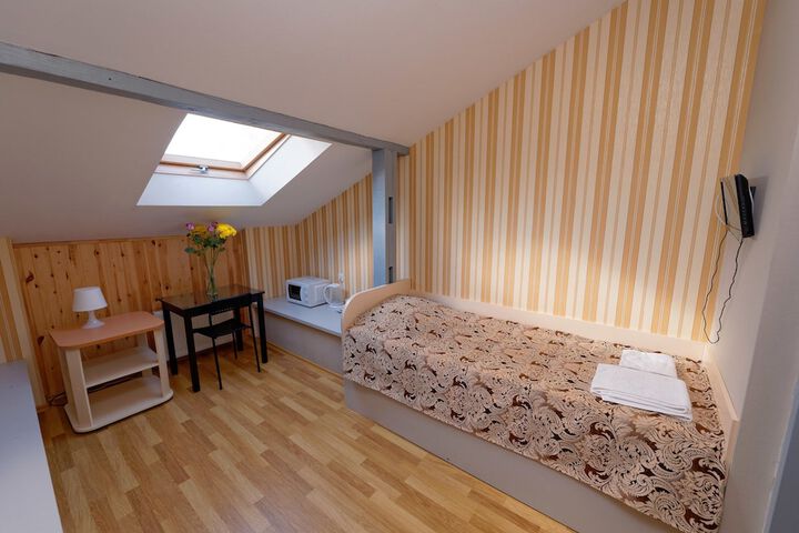 Room 4 of 89