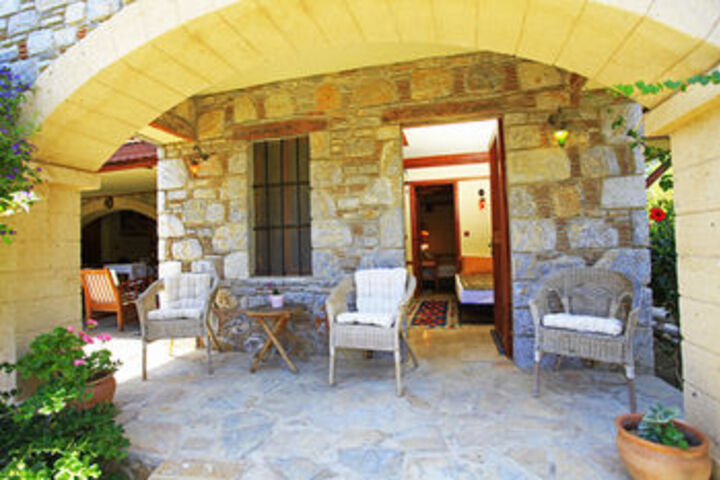 Hotel Exterior 16 of 78