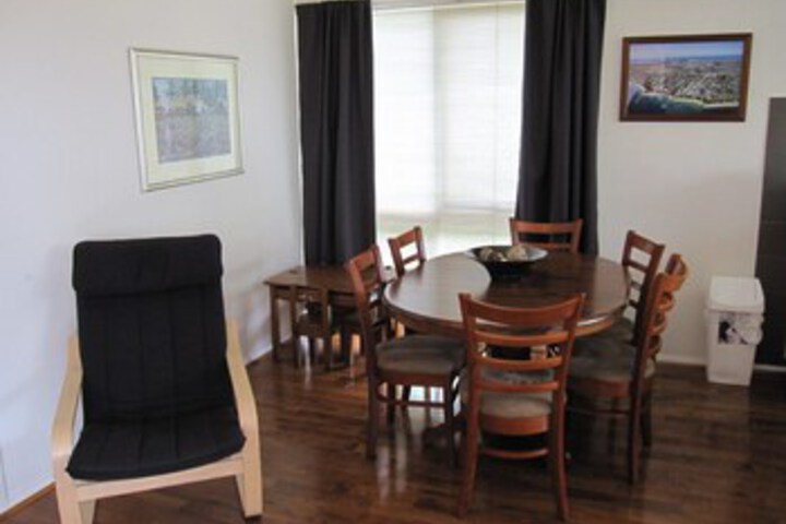 Room 10 of 14