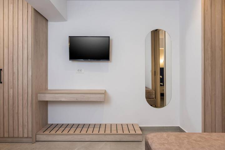 Room 100 of 340