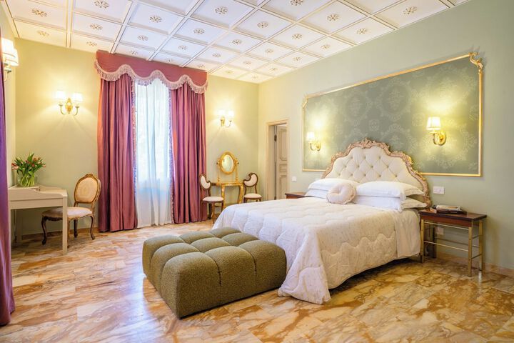 Room 15 of 66
