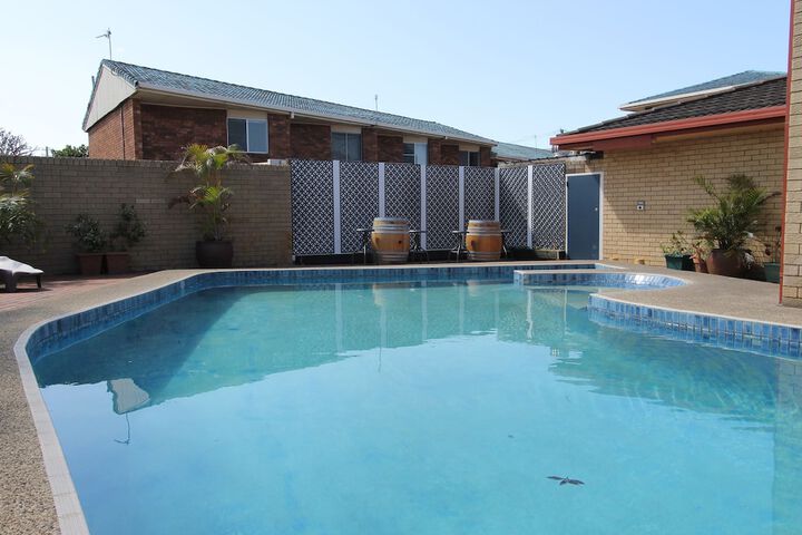 Hotel with Pool