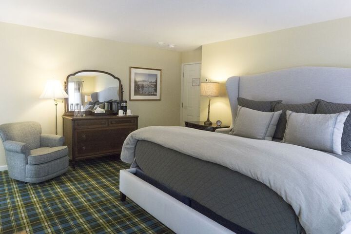 Room 2 of 25