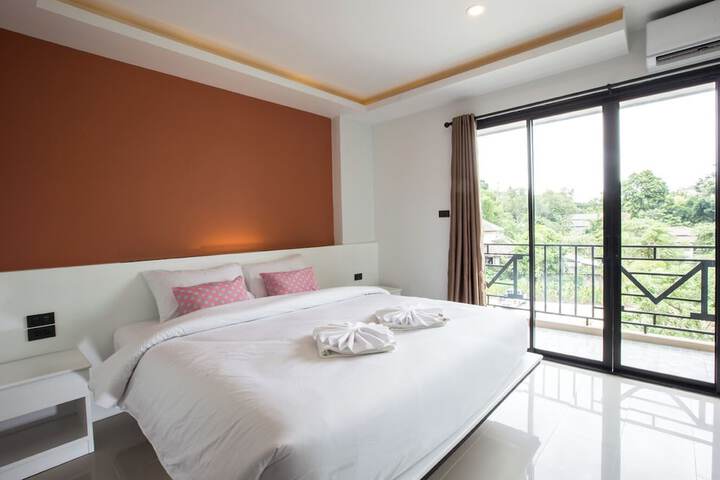 Room 9 of 14