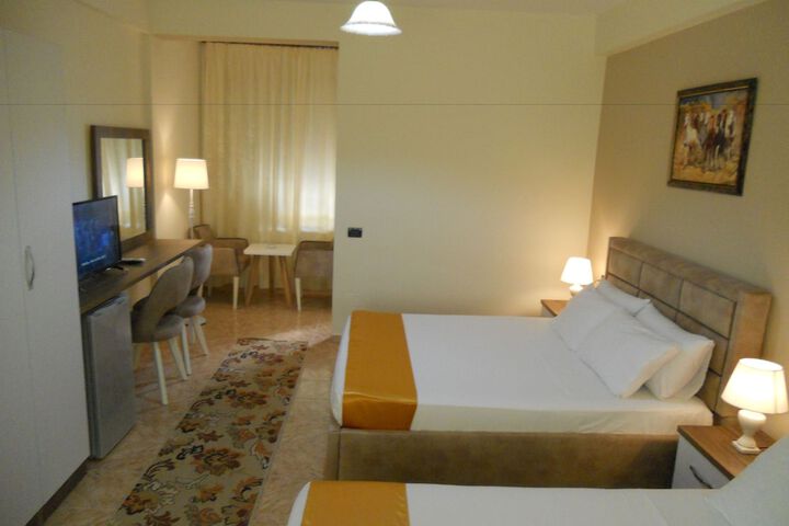 Room 8 of 41