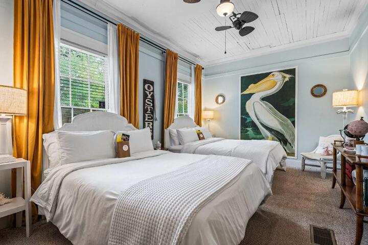 Old Carrabelle Hotel Captains Quarters Suite