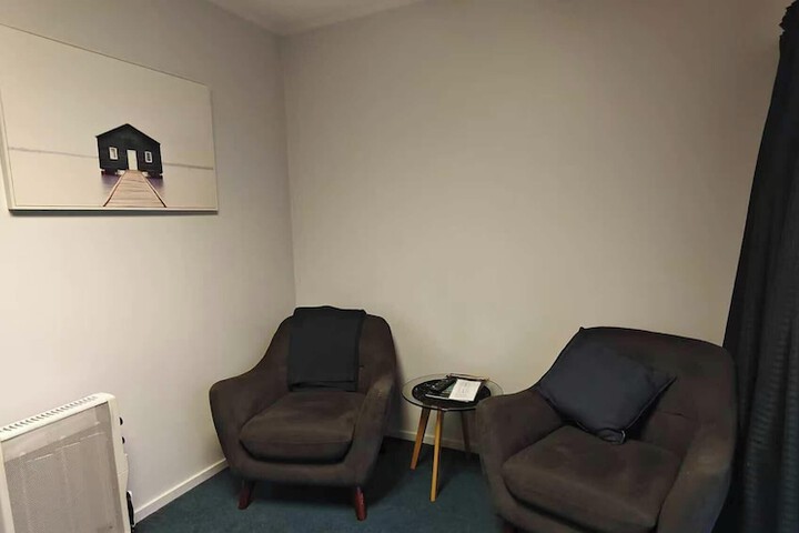 Room 9 of 18
