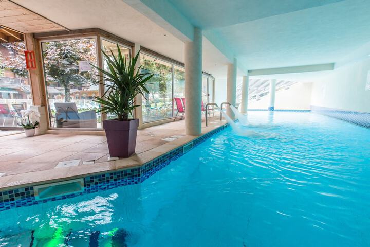 Pools & Facilities