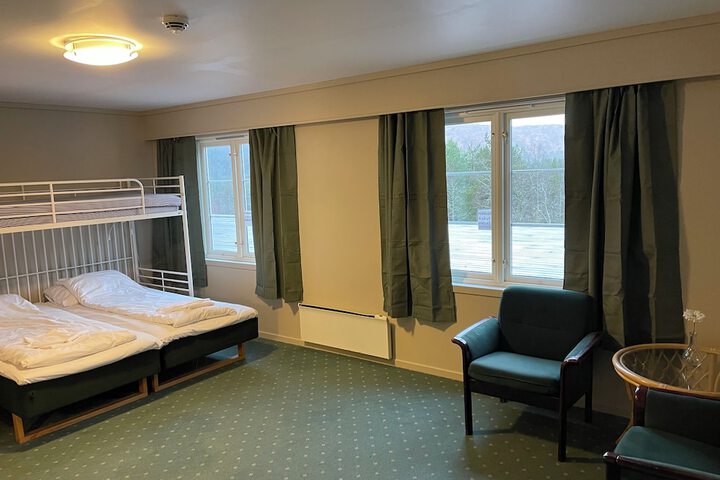 Room 4 of 25