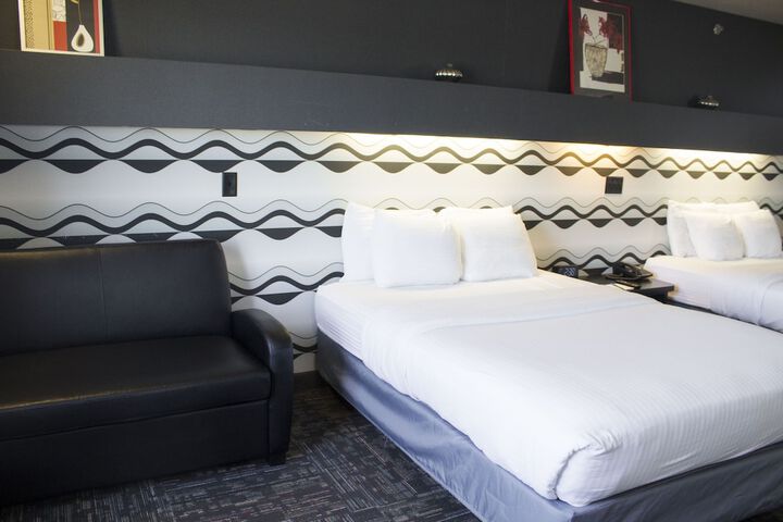 2 Queen Beds (13 of 23)