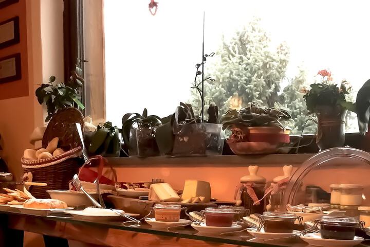 Dining 82 of 110