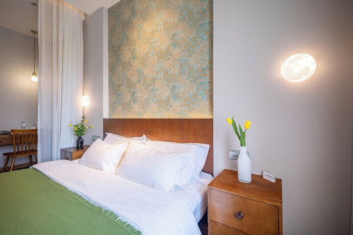 Room 47 of 91