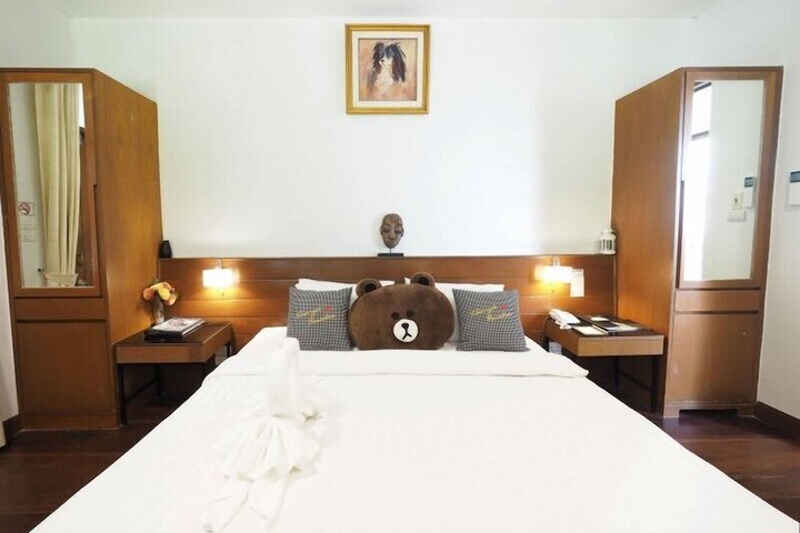 Room 6 of 194