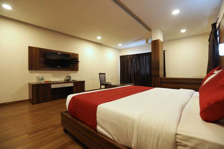 Room 9 of 27