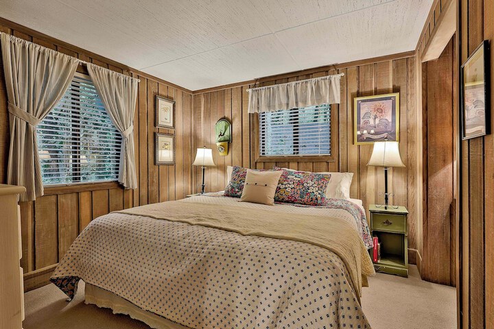 Room 75 of 232