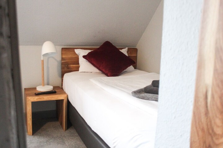 Room 11 of 37