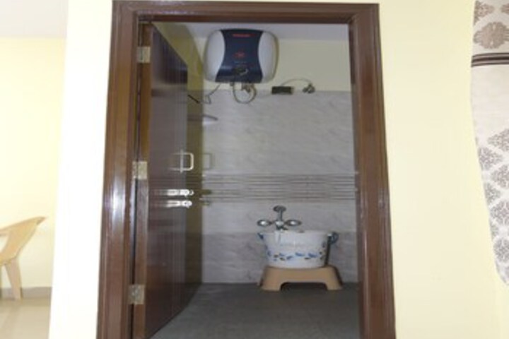 Room 4 of 50