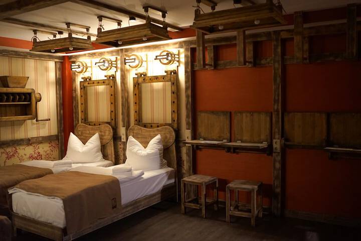 Room 27 of 84