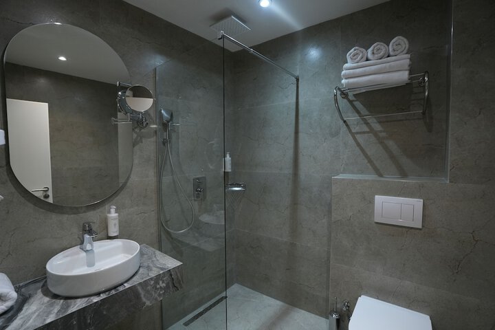 Room 40 of 51