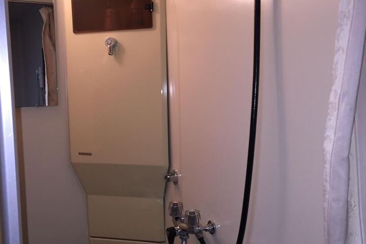 Room 13 of 28