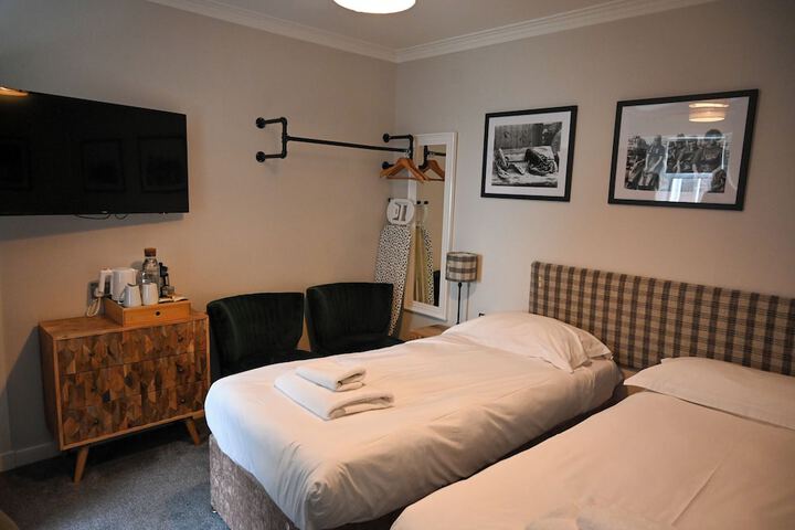 Room 6 of 26