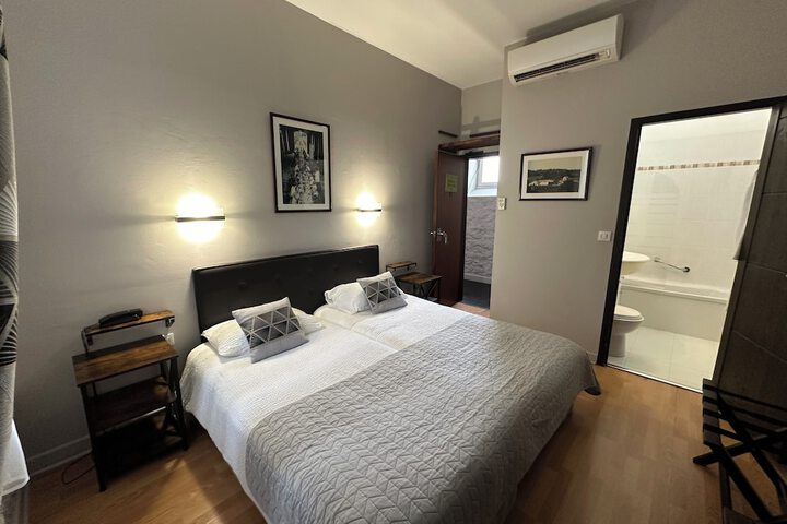 Room 37 of 83