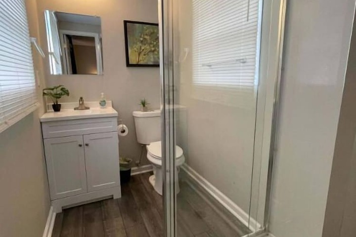 Room 5 of 6